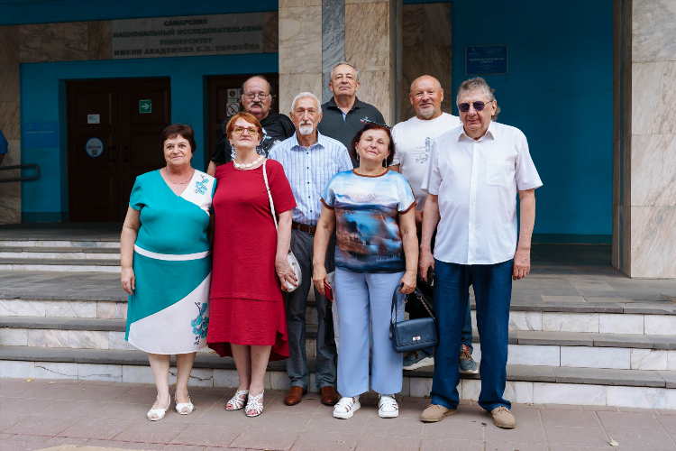 Газета доска объявлений новосибирск дамы